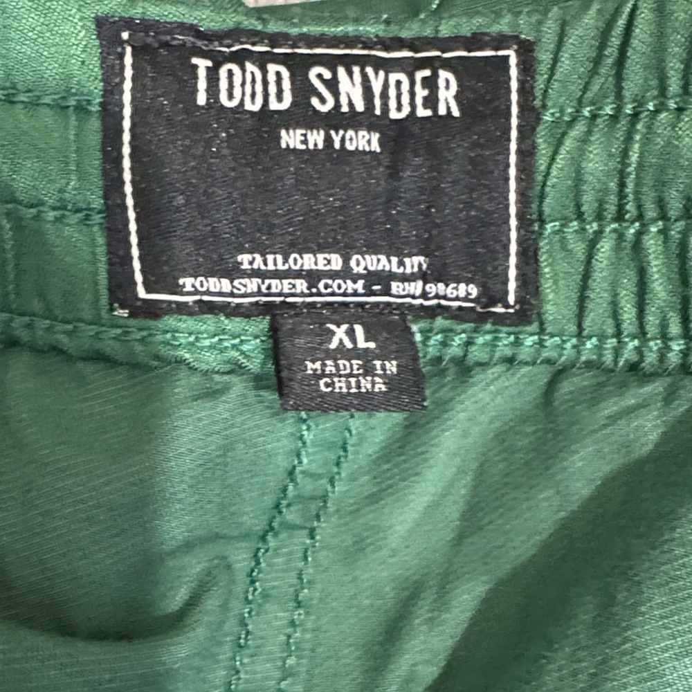 Todd Snyder Men’s Green Drawstring Weekend Shorts (Size XL) - Picture 6 of 6